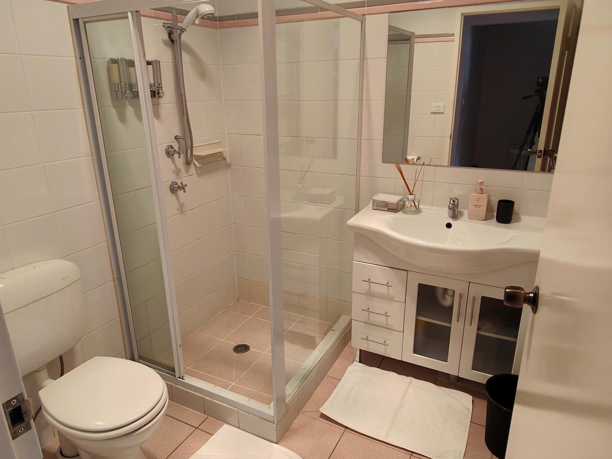 Apartment Tuggeranong Short #08c - Sleeps 6 Canberra